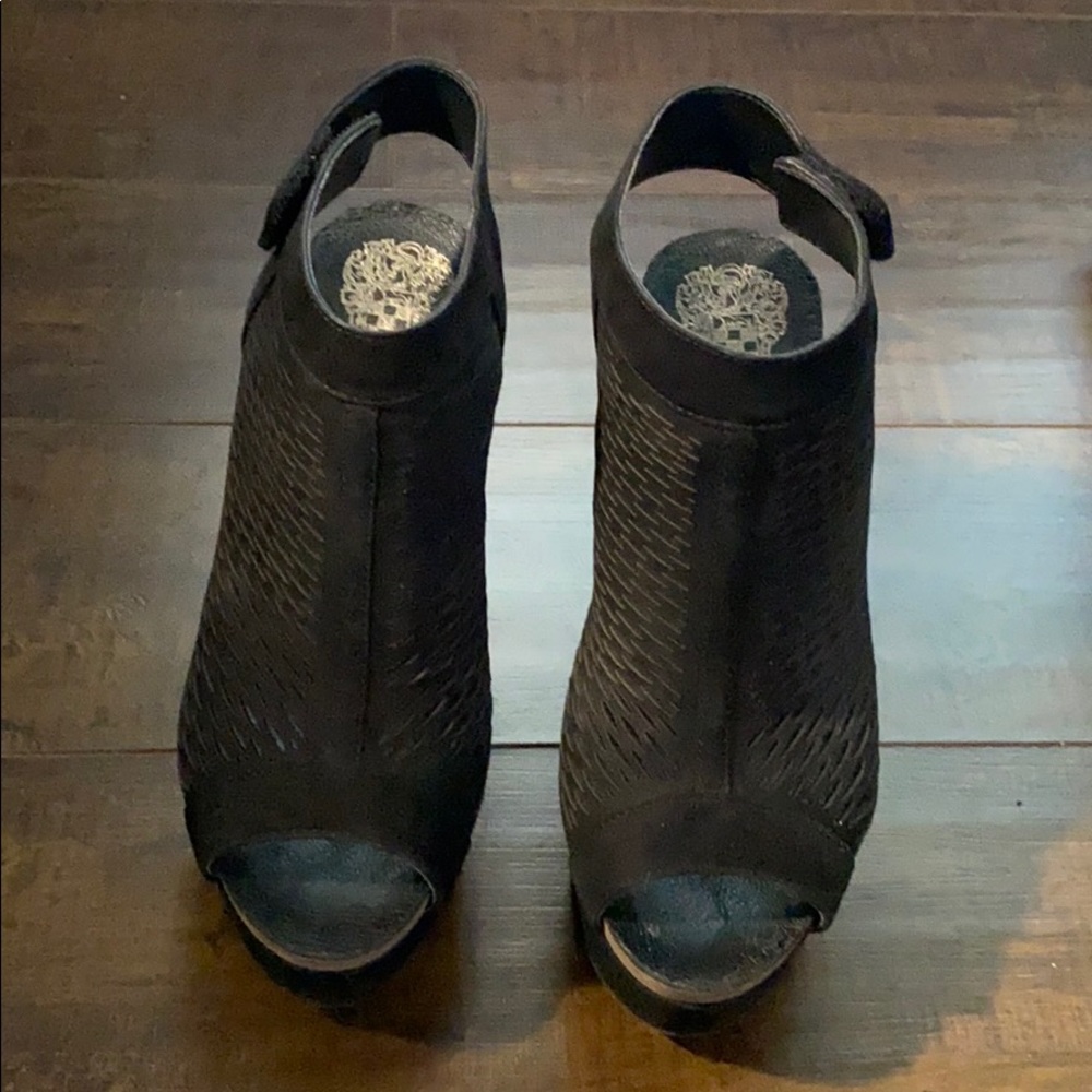 VINCE CAMUTO leather Wedges